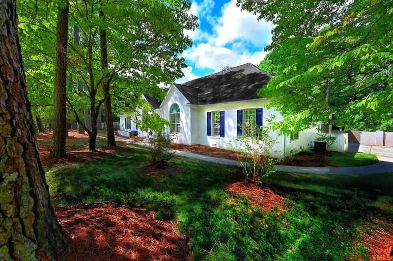 4713 Bartwood Dr, Raleigh, NC 27613