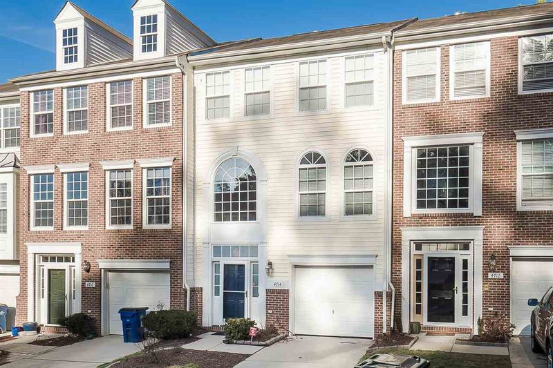 4714 Longhill Ln, Raleigh, NC 27612