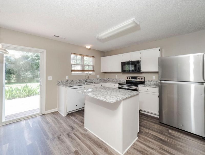 4715 Cardinal Grove Blvd, Raleigh, NC 27616