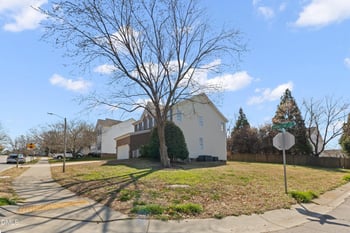 4717 Delta Lake Dr, Raleigh, NC 27612