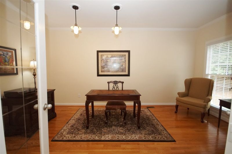 4717 Highview Ct, Raleigh, NC 27613