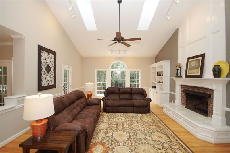 4717 Highview Ct, Raleigh, NC 27613