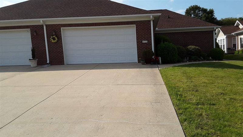 4719 Ivy Crest Ct, Raleigh, NC 27604
