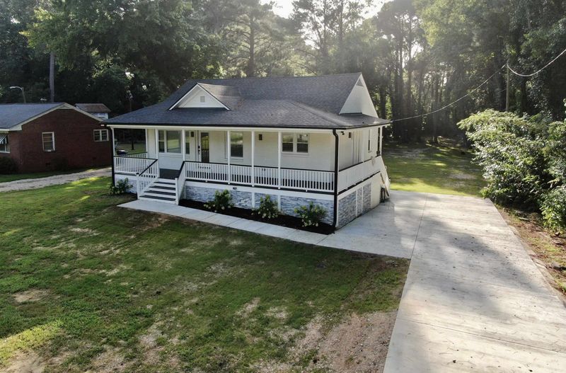 472 Rose Ln, Raleigh, NC 27610