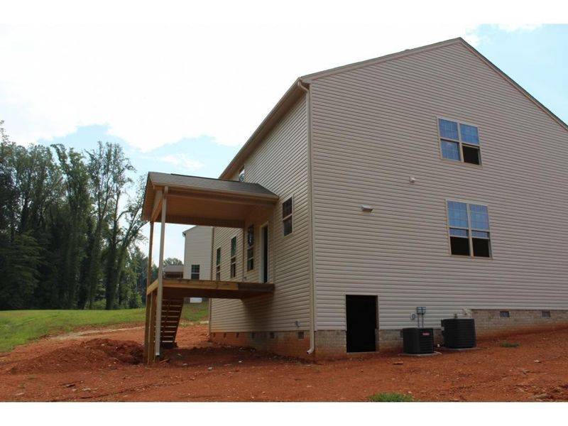472 Stonewall Dr, Mebane, NC 27302