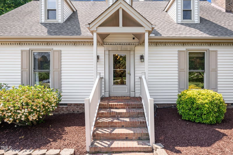 4720 Cedarfield Dr, Raleigh, NC 27606