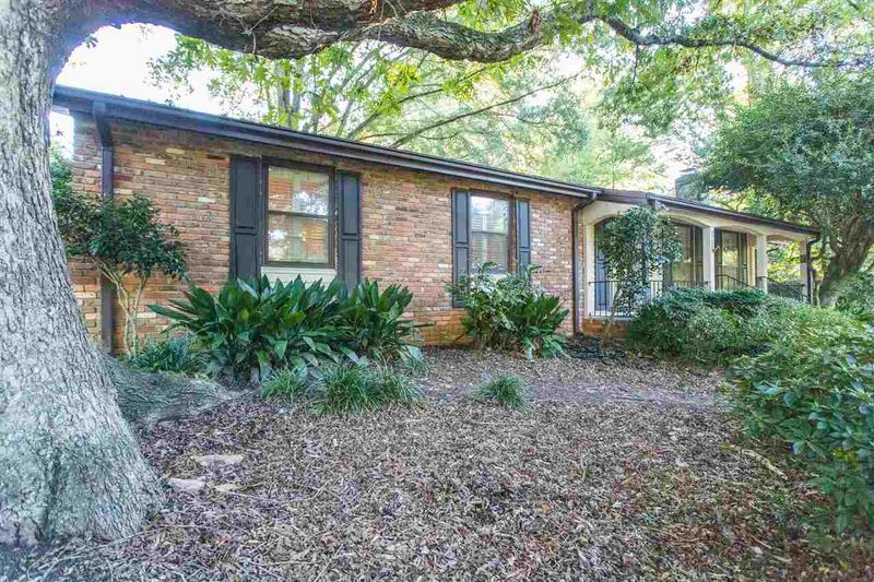 4720 Glen Forest Dr, Raleigh, NC 27612