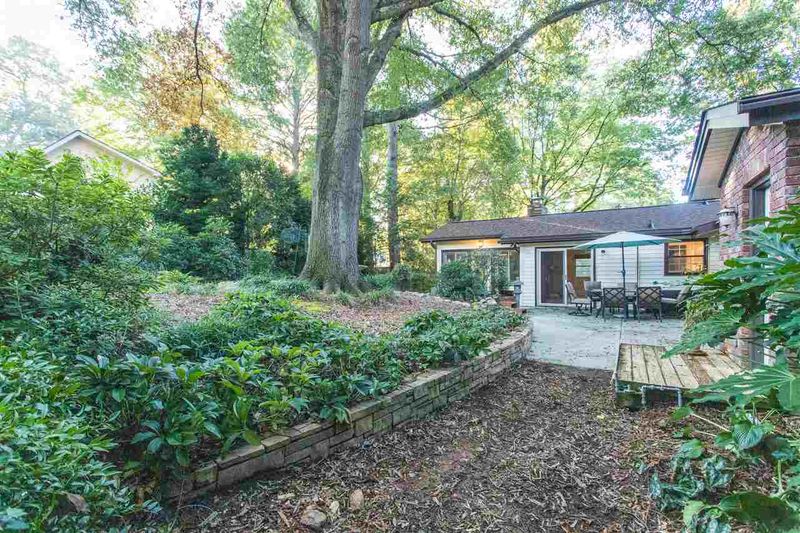 4720 Glen Forest Dr, Raleigh, NC 27612