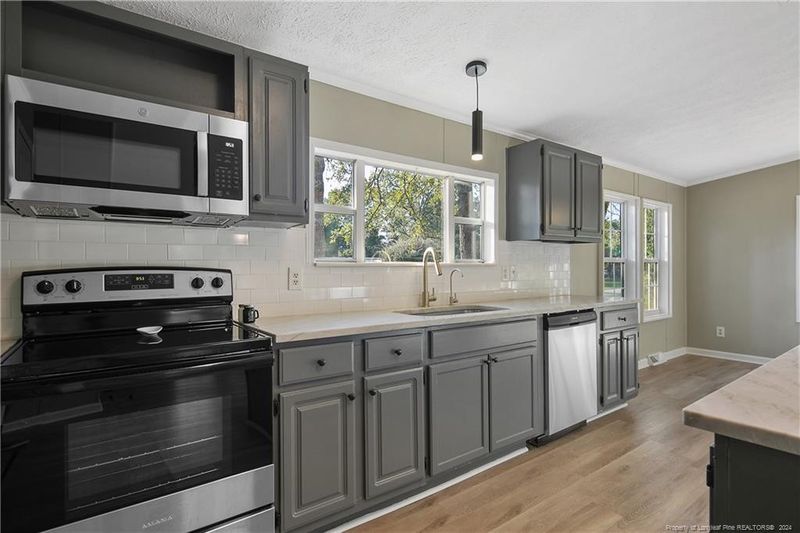 4720 Madison Dr, Hope Mills, NC 28348