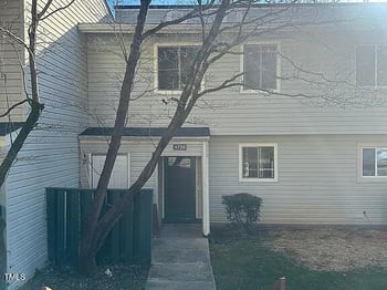 4720 Walden Pond Dr, Raleigh, NC 27604
