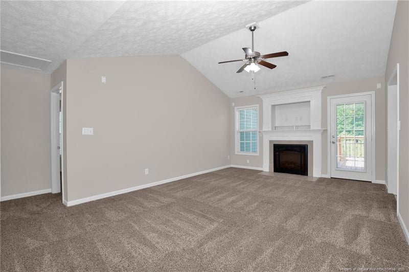 4721 Crystobal Rd, Fayetteville, NC 28311