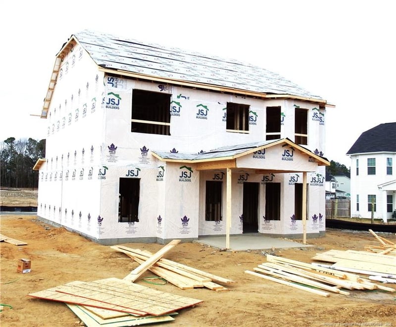 4721 Scenic Pines Dr, Hope Mills, NC 28348