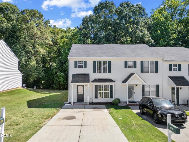 4721 Tanglewood Oaks St, Raleigh, NC 27610