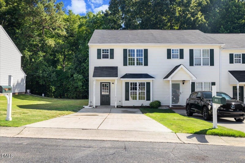 4721 Tanglewood Oaks St, Raleigh, NC 27610