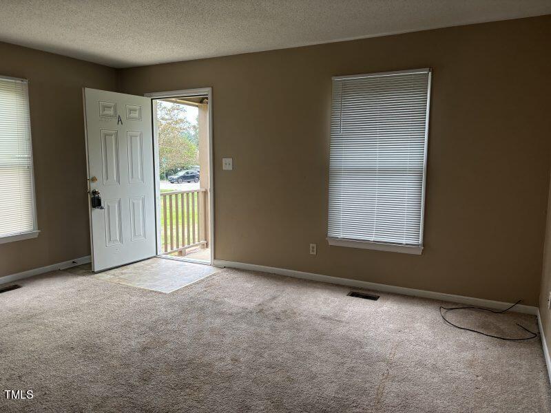 4724 Hoyle Dr, Raleigh, NC 27604