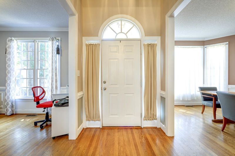 4725 Grand Cypress Ct, Raleigh, NC 27604