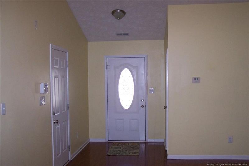 4733 Crystobal Rd, Fayetteville, NC 28311