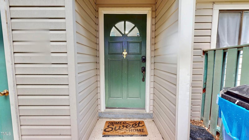 4736 Walden Pond Dr, Raleigh, NC 27604