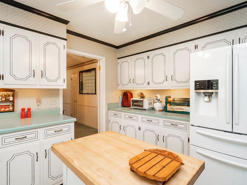 4739 Sartin Rd, Burlington, NC 27217