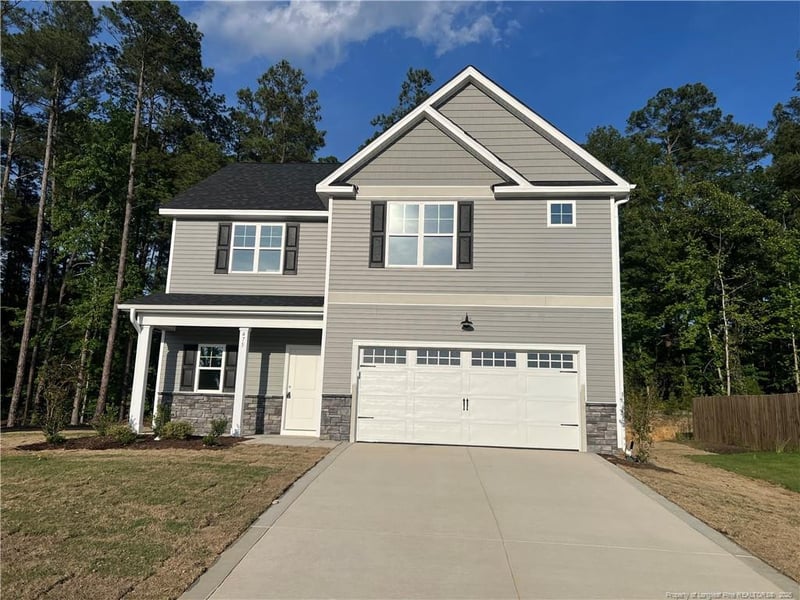 475 Crichton Ct, Fayetteville, NC 28311