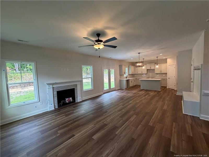 475 Crichton Ct, Fayetteville, NC 28311