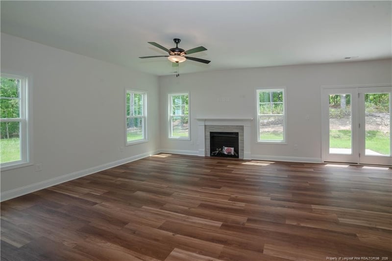 475 Crichton Ct, Fayetteville, NC 28311