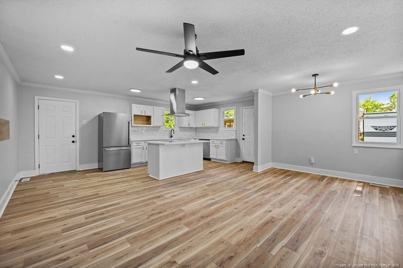 476 Mcbain Dr, Fayetteville, NC 28305