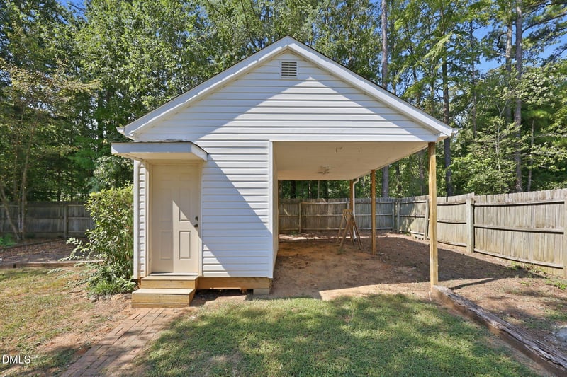 476 Shawnee Dr, Louisburg, NC 27549