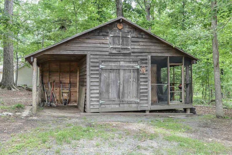 4777 Manns Chapel Rd, Chapel Hill, NC 27516