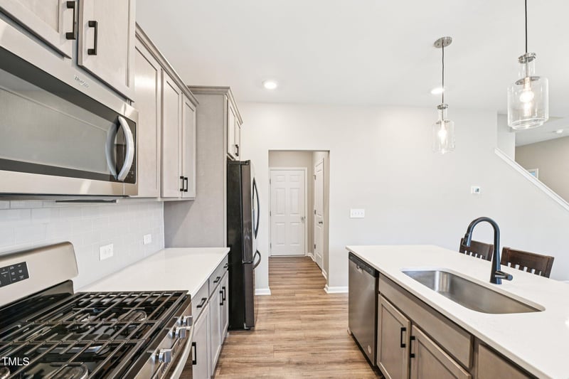 478 Curling Creek Dr, Clayton, NC 27527