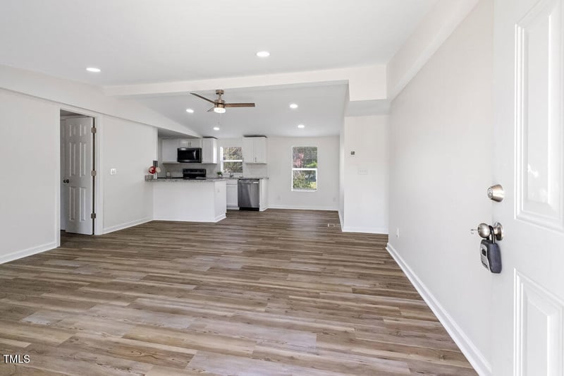 4787 Madison Dr, Hope Mills, NC 28348