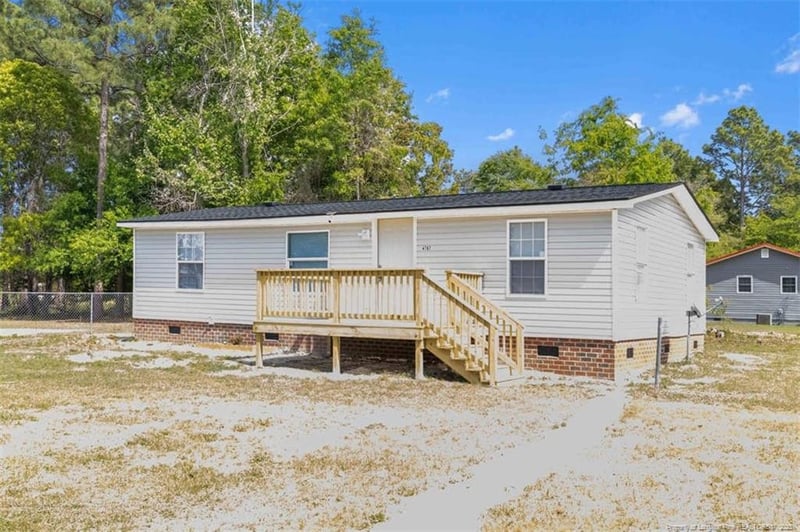 4787 Madison Dr, Hope Mills, NC 28348