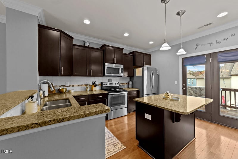 479 Village Commons Ln, Apex, NC 27502