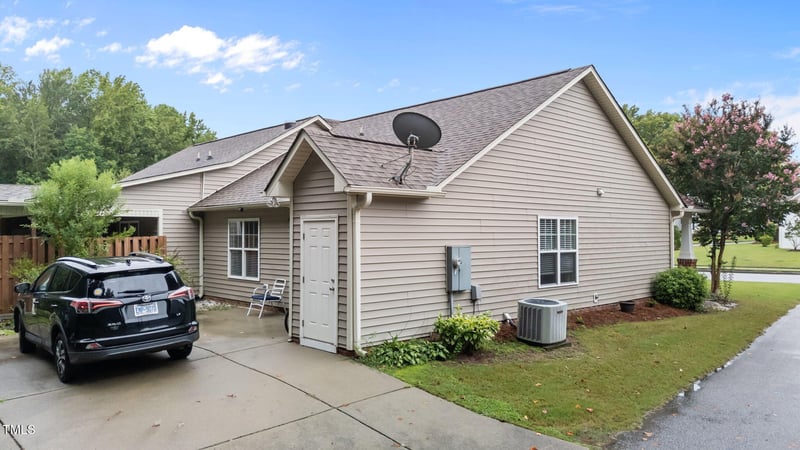 479 Winding Wood Dr, Clayton, NC 27520