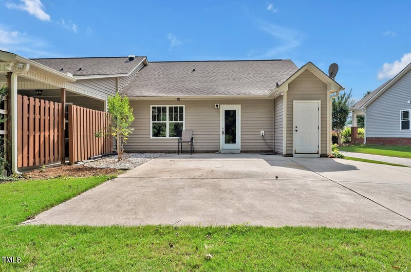 479 Winding Wood Dr, Clayton, NC 27520