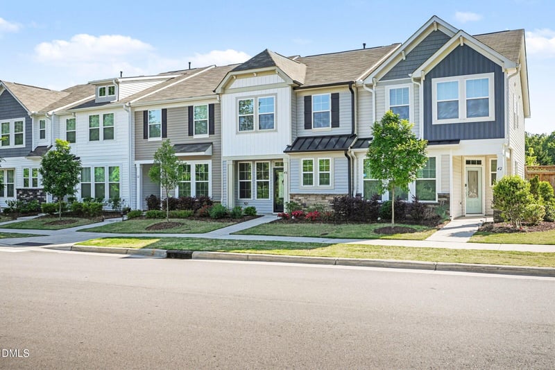 48 Channel Drop Dr, Clayton, NC 27520