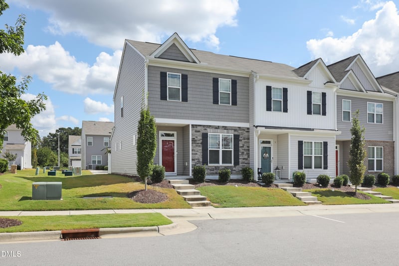 48 Enterprise Dr, Clayton, NC 27520