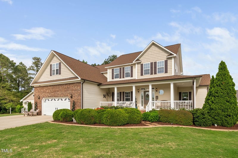 48 Falling Oak Ct, Clayton, NC 27520
