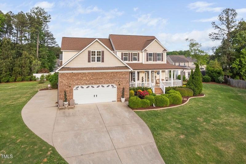 48 Falling Oak Ct, Clayton, NC 27520