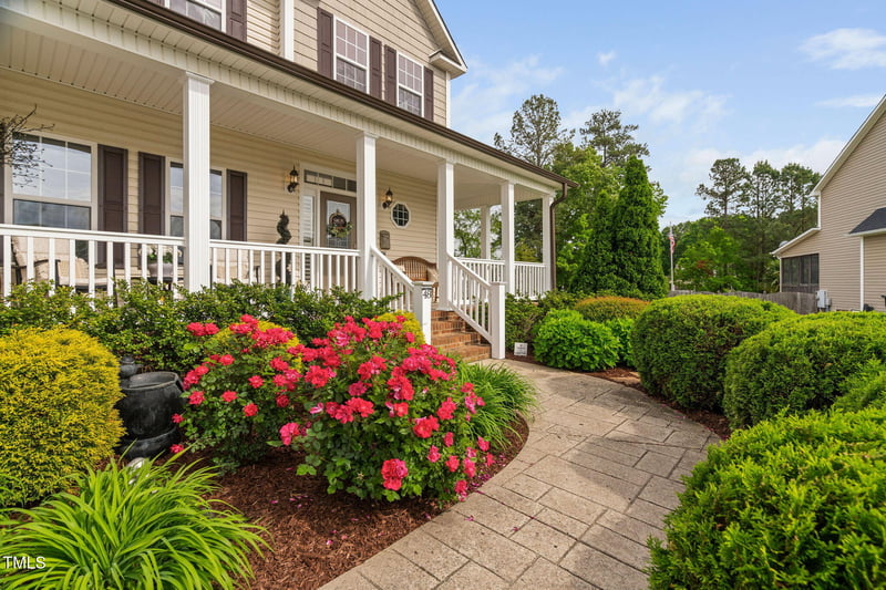 48 Falling Oak Ct, Clayton, NC 27520