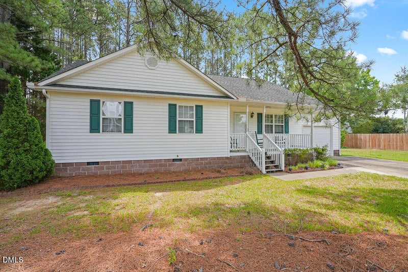 48 Hammerstone Dr, Fuquay Varina, NC 27526