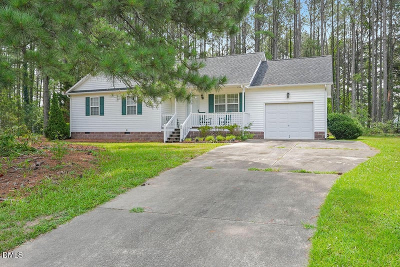 48 Hammerstone Dr, Fuquay Varina, NC 27526