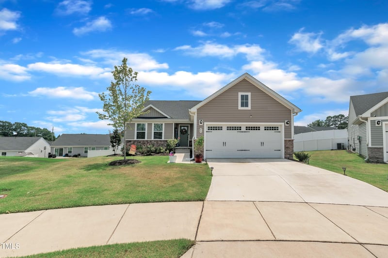 48 Highview Ct, Fuquay Varina, NC 27526