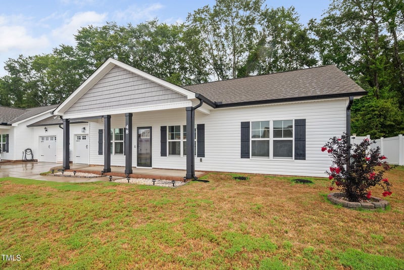 48 Kevior Ave, Four Oaks, NC 27524
