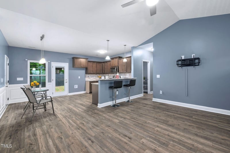 48 Kevior Ave, Four Oaks, NC 27524
