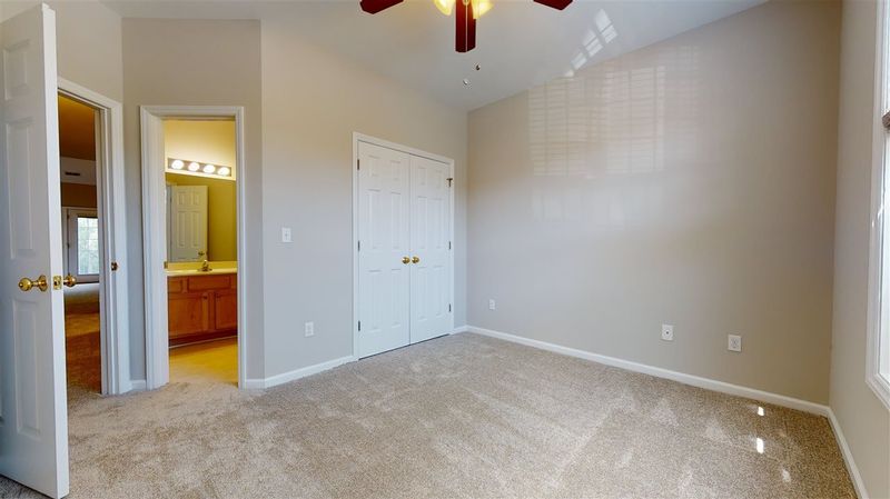 48 Signet Dr, Durham, NC 27704