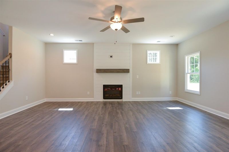 48 Tailwind Ln, Smithfield, NC 27577