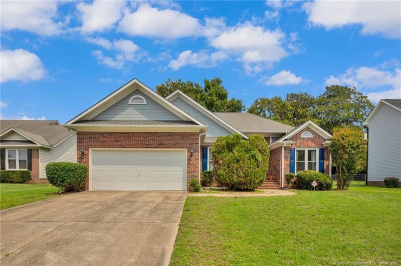 4800 Deer Lakes Rd, Fayetteville, NC 28311