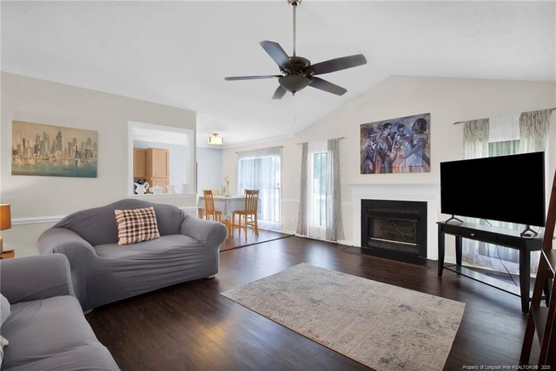 4800 Deer Lakes Rd, Fayetteville, NC 28311