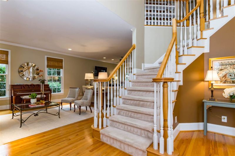 4800 Greenpoint Ln, Holly Springs, NC 27540